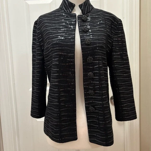 St. John Evening Black Textured Open-Front Blazer Embellished Buttons Size 2 - Picture 1 of 15